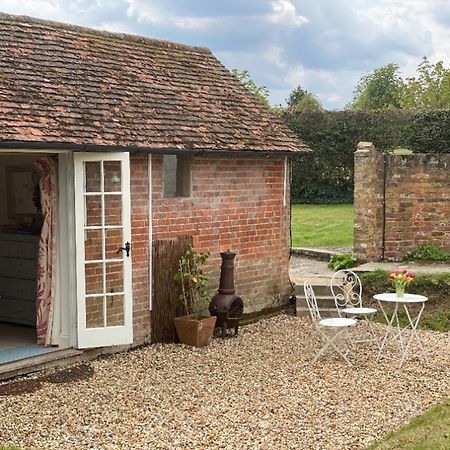 The Studio Wisborough Green Exterior photo